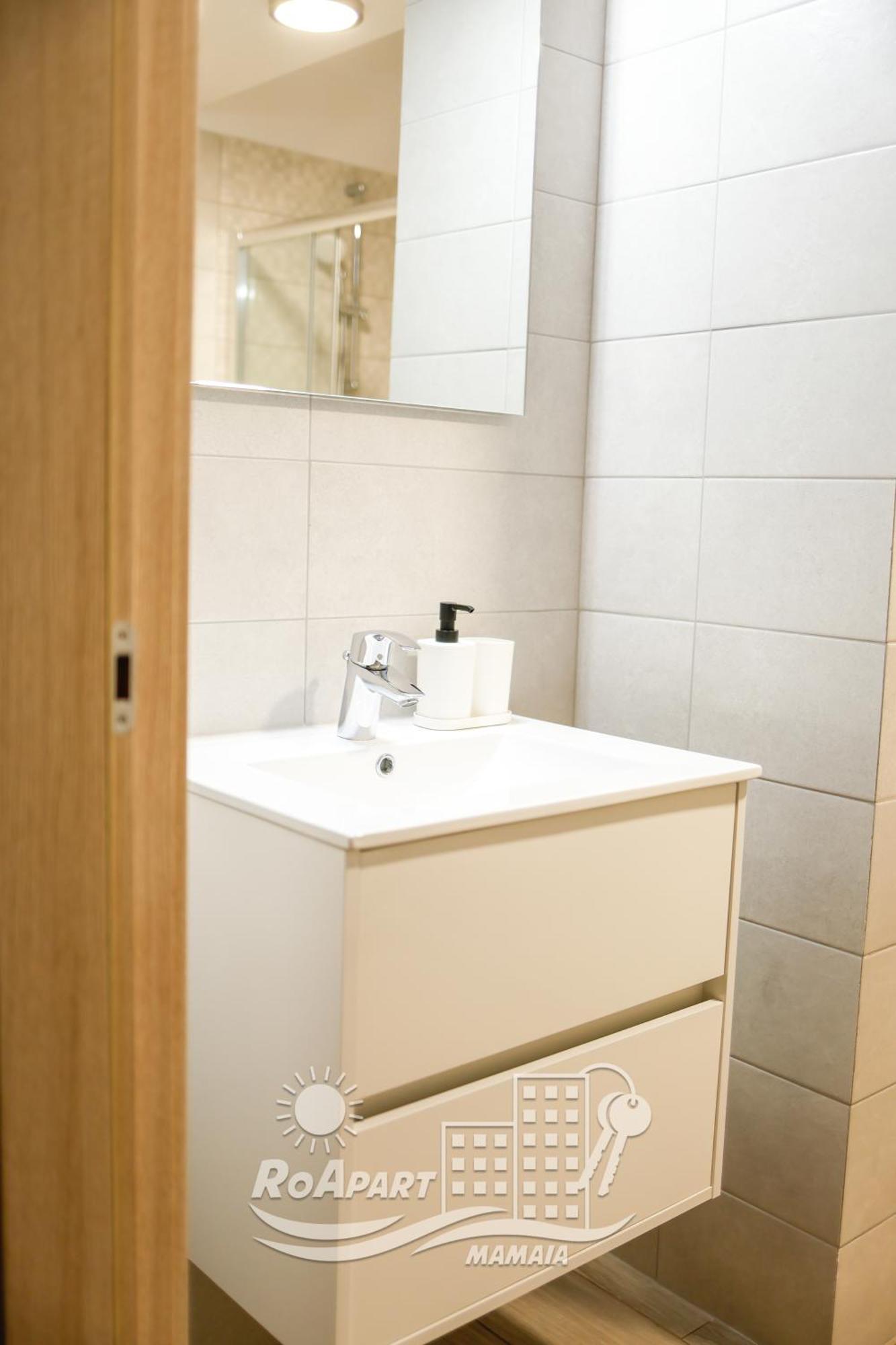 Apartment Roapart- De Lux Cu Si Mare La 2 Min De Plaja *