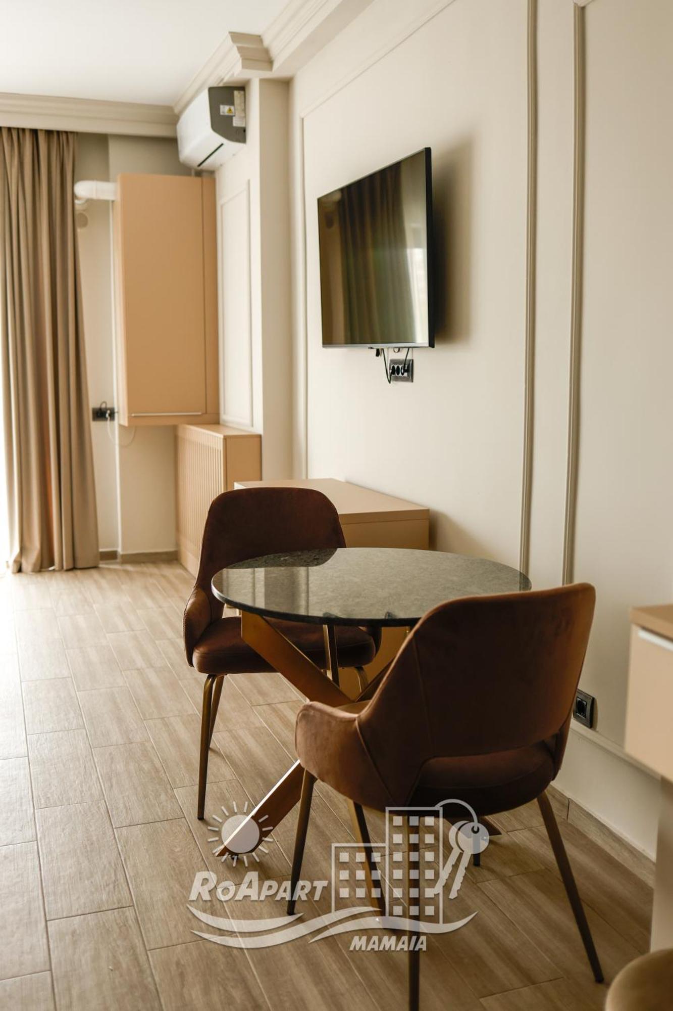 Apartment Roapart- De Lux Cu Si Mare La 2 Min De Plaja Mamaia