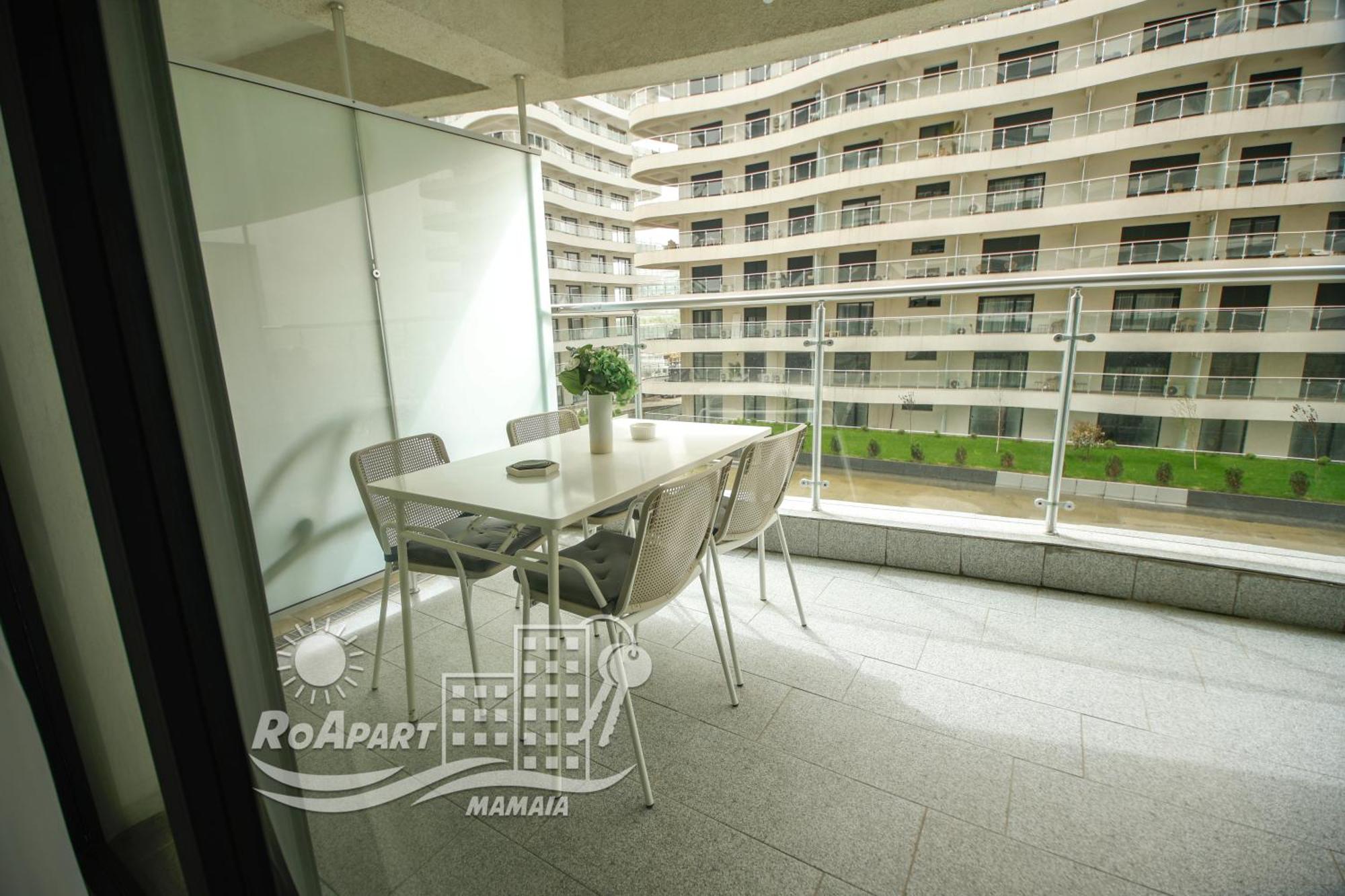 Apartment Roapart- De Lux Cu Si Mare La 2 Min De Plaja Mamaia