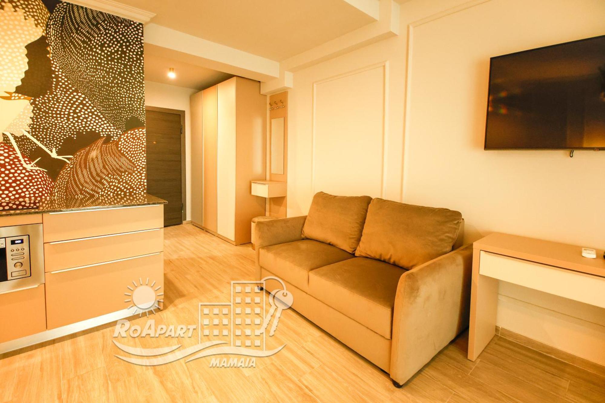 Apartment Roapart- De Lux Cu Si Mare La 2 Min De Plaja Mamaia