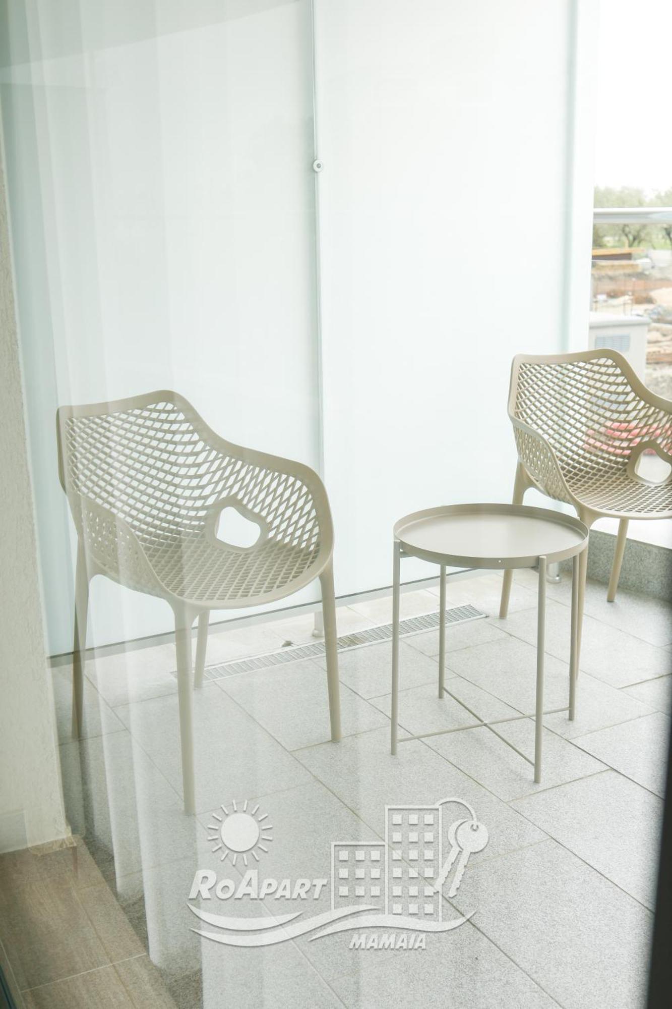 Apartment Roapart- De Lux Cu Si Mare La 2 Min De Plaja Mamaia