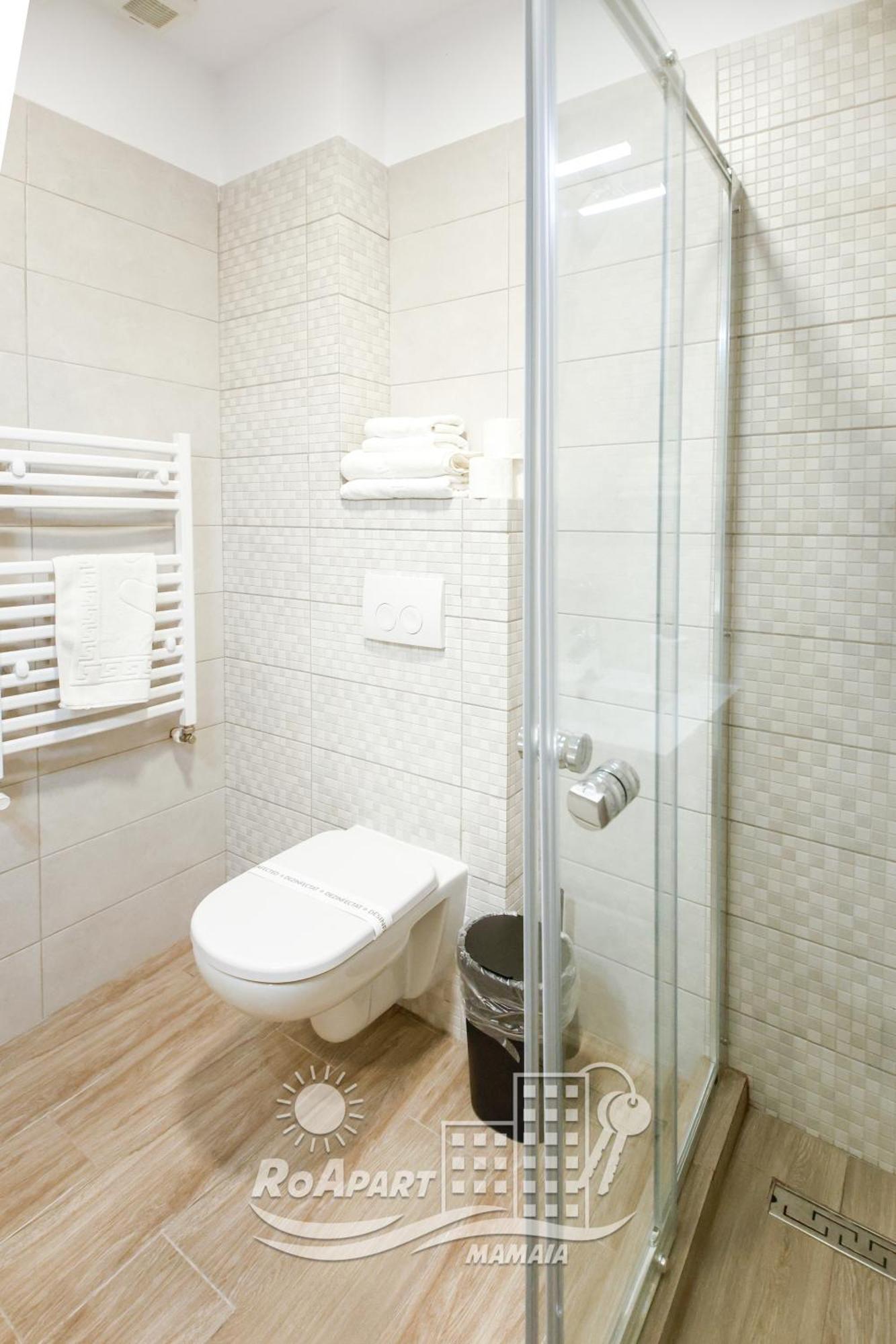 Apartment Roapart- De Lux Cu Si Mare La 2 Min De Plaja Mamaia